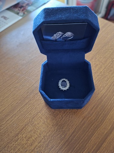 Anello oro con zaffiro - in,