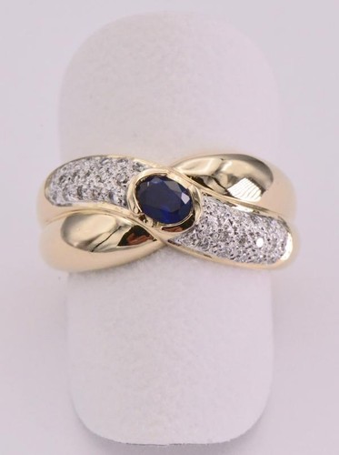 Anello con zaffiro - ,