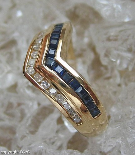 Anello con zaffiro zaffiro